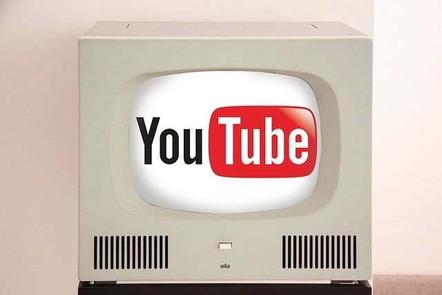 YouTube Logo in einem Bildschirm